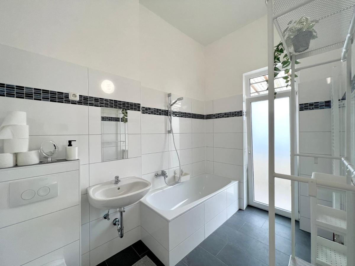 Jungle Retreat Apartments Im Zentrum Bremen Bagian luar foto